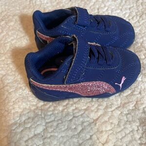 Puma kinder fit soarkle sneakers size 4 c